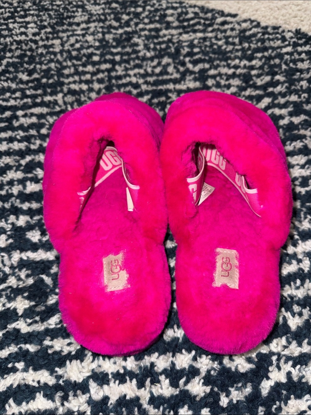 UGG Hot Pink Fluff Slippers - Size 11 - Picture 4 of 8